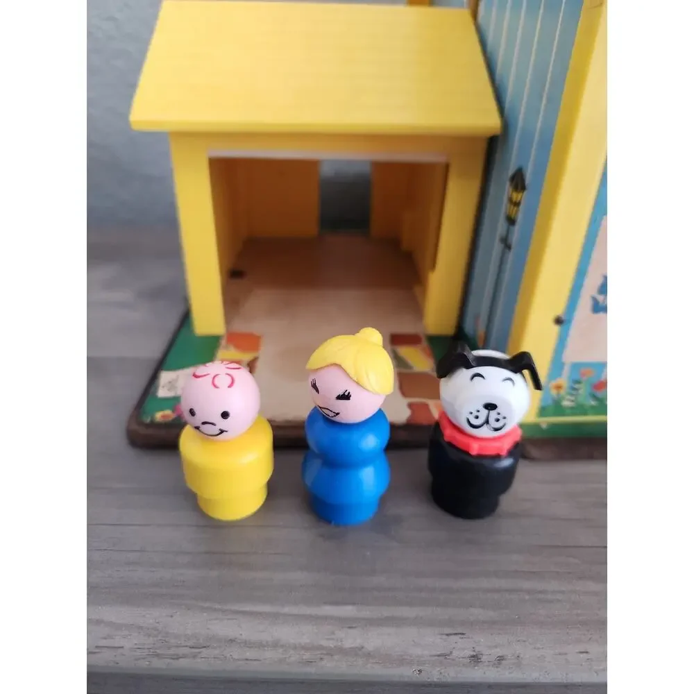 Fisher Price Vintage Little People Play Family Yellow House 1969, 3‎ Figures